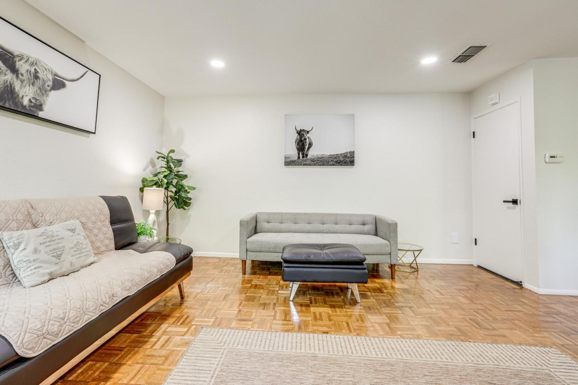 Holiday home Modern Townhome With Patio!